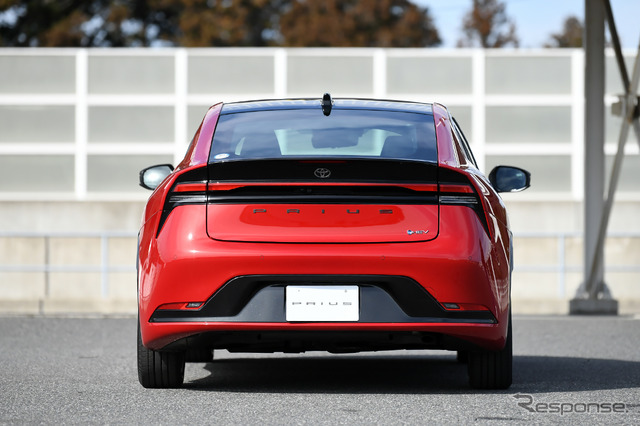 トヨタ プリウス Z(エモーショナルレッドⅡ)