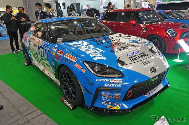 近畿大学体育会自動車部「KINDAI BIG BLUE RACING」のGR86(大阪オートメッセ2023)