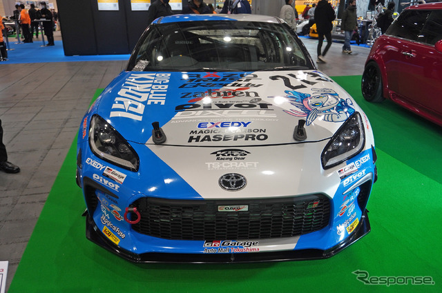 近畿大学体育会自動車部「KINDAI BIG BLUE RACING」のGR86(大阪オートメッセ2023)