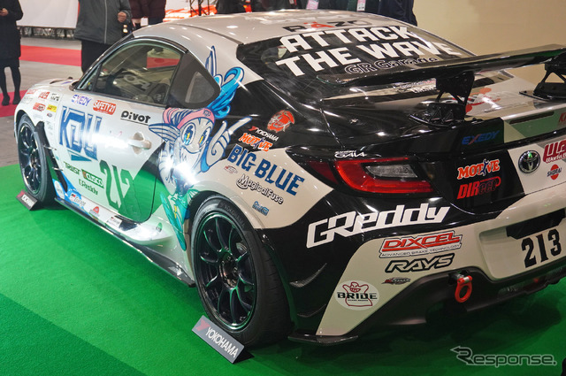 近畿大学体育会自動車部「KINDAI BIG BLUE RACING」のGR86(大阪オートメッセ2023)