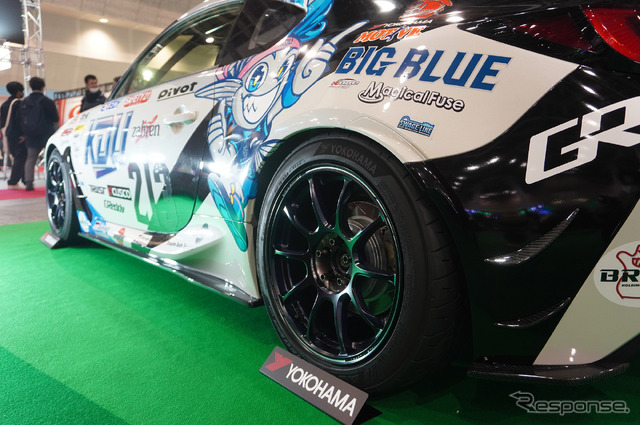 近畿大学体育会自動車部「KINDAI BIG BLUE RACING」のGR86(大阪オートメッセ2023)