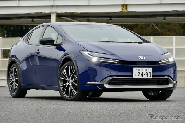 トヨタ プリウス 新型(2.0リットル E-Four)