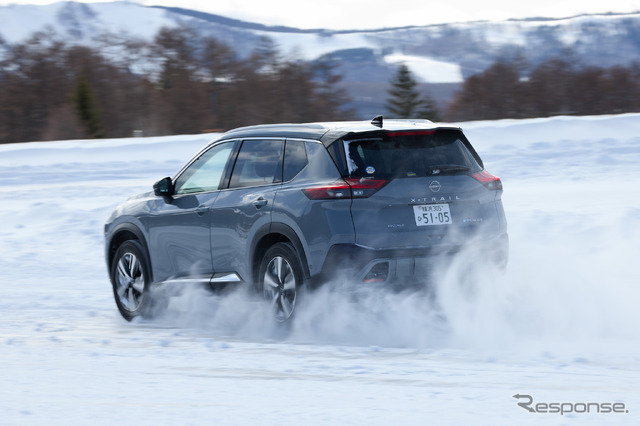 日産 エクストレイル（NISSAN Intelligent Winter Drive）