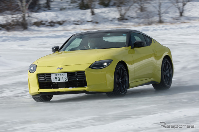 日産 フェアレディZ(NISSAN Intelligent Winter Drive)