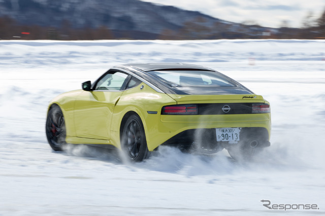 日産 フェアレディZ(NISSAN Intelligent Winter Drive)