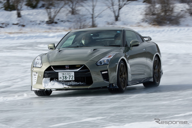 日産 GT-R(NISSAN Intelligent Winter Drive)