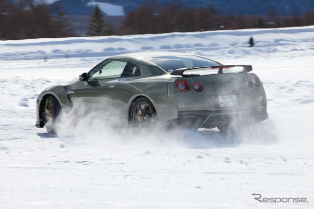 日産 GT-R(NISSAN Intelligent Winter Drive)