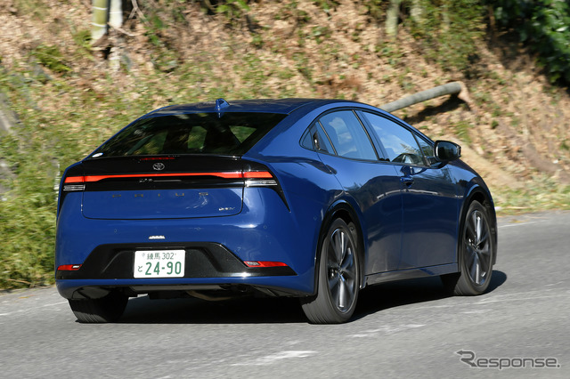 トヨタ プリウス 新型(2.0リットル E-Four)
