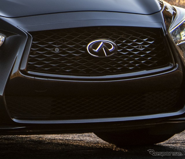 インフィニティ Q50 の「ブラックオパール・エディション・パッケージ」