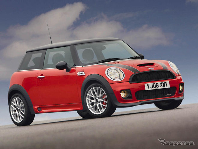 MINI 50台、東京都心を走る…ブランド生誕50周年記念