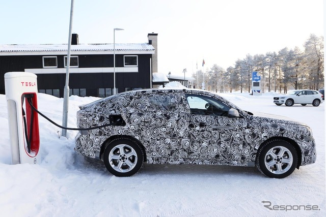 BMW iX2 市販型プロトタイプ(スクープ写真)