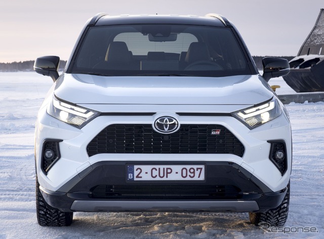 トヨタ RAV4 ハイブリッド の「GRスポーツ」(欧州仕様)