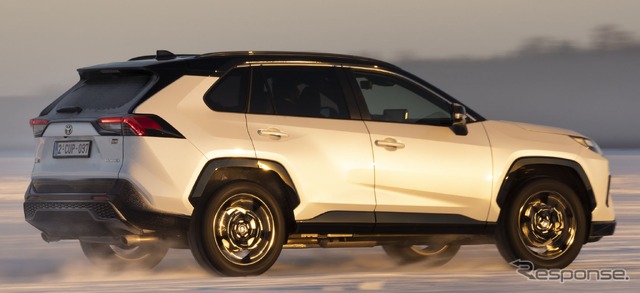 トヨタ RAV4 ハイブリッド の「GRスポーツ」(欧州仕様)