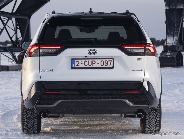 トヨタ RAV4 ハイブリッド の「GRスポーツ」(欧州仕様)