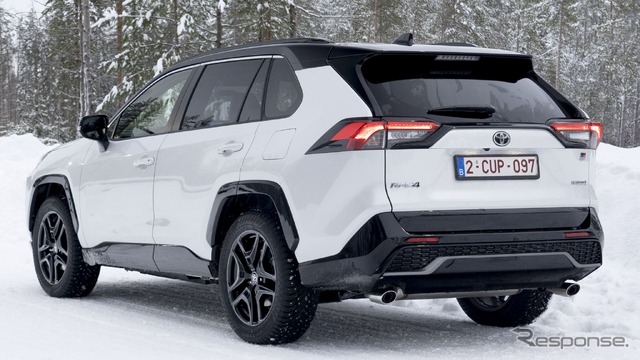 トヨタ RAV4 ハイブリッド の「GRスポーツ」(欧州仕様)