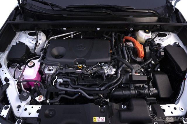トヨタ RAV4 ハイブリッド の「GRスポーツ」(欧州仕様)