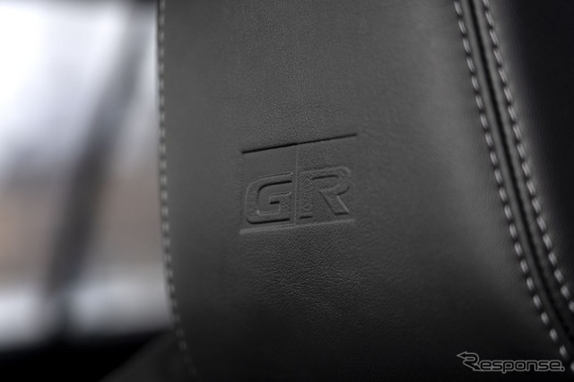 トヨタ RAV4 ハイブリッド の「GRスポーツ」(欧州仕様)