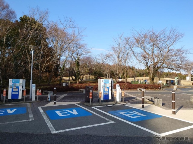 東名高速道路足柄SAは充電スポットとドッグランが至近