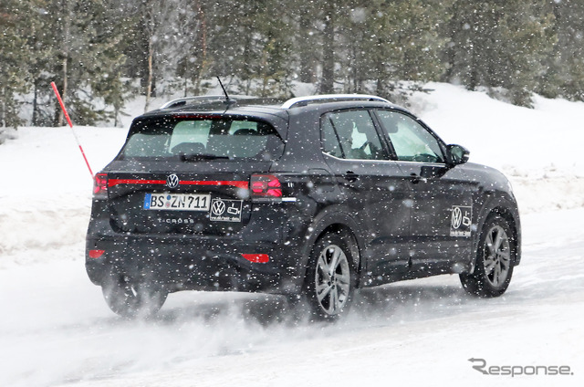 VW T-Cross 改良新型プロトタイプ(スクープ写真)