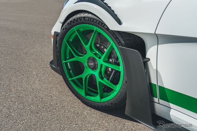 ポルシェ 911 GT3 RS 新型の「トリビュートtoカレラRSパッケージ」