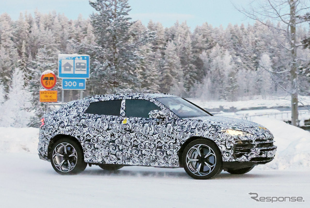 ランボルギーニ ウルスPHEV(仮)プロトタイプ(スクープ写真)