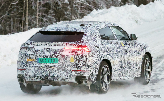 ランボルギーニ ウルスPHEV(仮)プロトタイプ(スクープ写真)