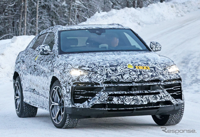 ランボルギーニ ウルスPHEV(仮)プロトタイプ(スクープ写真)