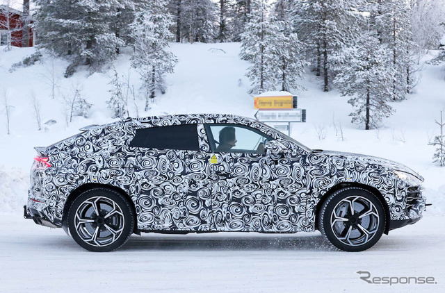 ランボルギーニ ウルスPHEV(仮)プロトタイプ(スクープ写真)