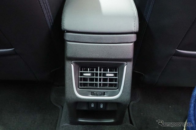 新型グランドヴィターラ。後席専用ベンチレーターも装備される