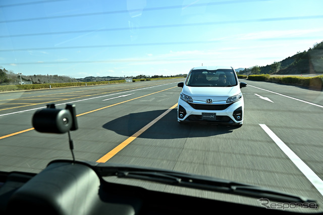 「リアカメラdeあんしんプラス3」の後方車両お知らせ機能を試す