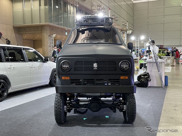 東京オートサロン2022で展示された『T-BOX』。