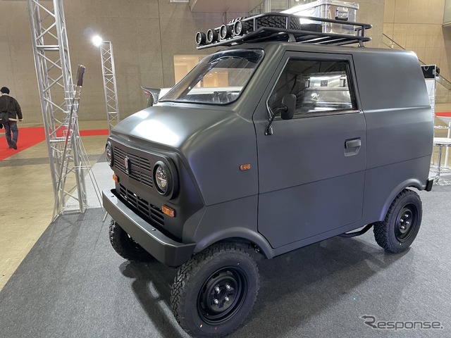 東京オートサロン2022で展示された『T-BOX』。