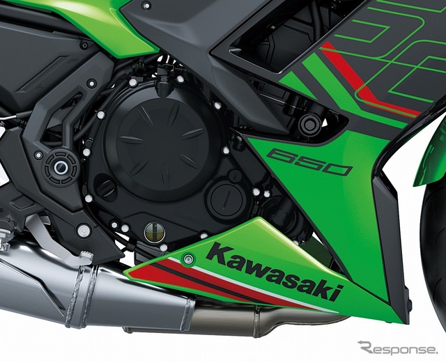 軽量な車体と力強い加速を生む649cc水冷4ストロークパラレルツインエンジン