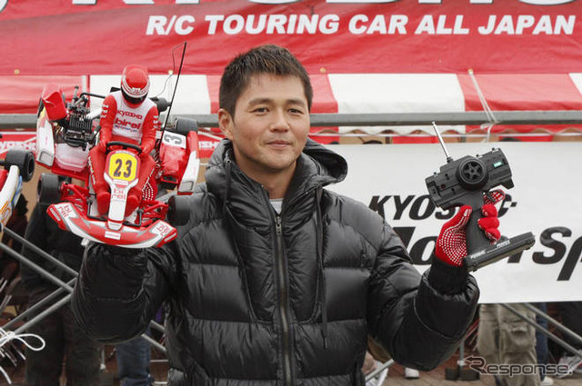 KYOSHO CUP…プレス対抗戦に本山哲選手がサプライズ参戦！