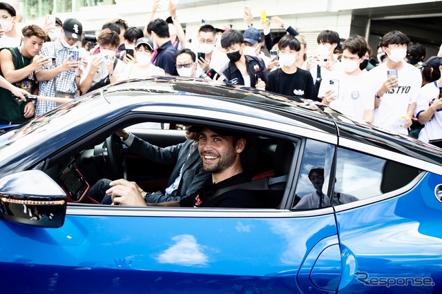 コディ・ウォーカーが新型Zで走行(昨年の模様)