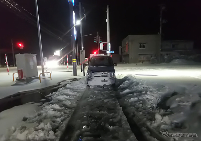 三菱 eKクロスEV 冬季1200km試乗後編：深雪路、次いでシャーベット路で思いっきり電費を落としたため山形・南陽市のコンビニで充電。