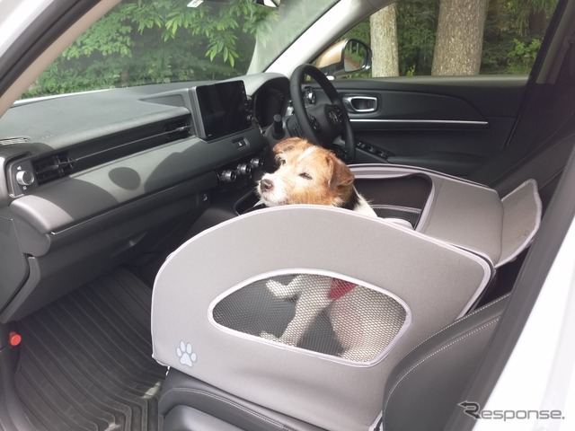 Honda Dogの「ペットシートプラスわん2」(写真はホンダ ヴェゼル装着例)