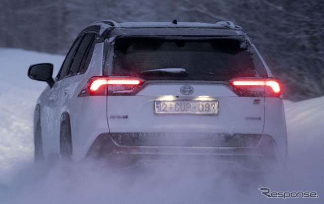 トヨタ RAV4 ハイブリッド の「GRスポーツ」(欧州仕様)