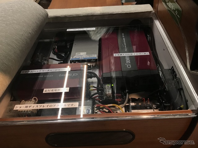 走行充電ができる105Aのサブバッテリーを搭載