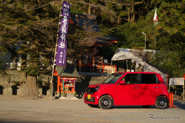 鹿児島・知覧の豊玉姫神社にて。神武天皇の曽祖父にあたる山幸彦の妻が豊玉姫。没したこの場所に建てられた神社である。