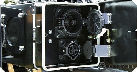 いすゞ エルフ 充電口