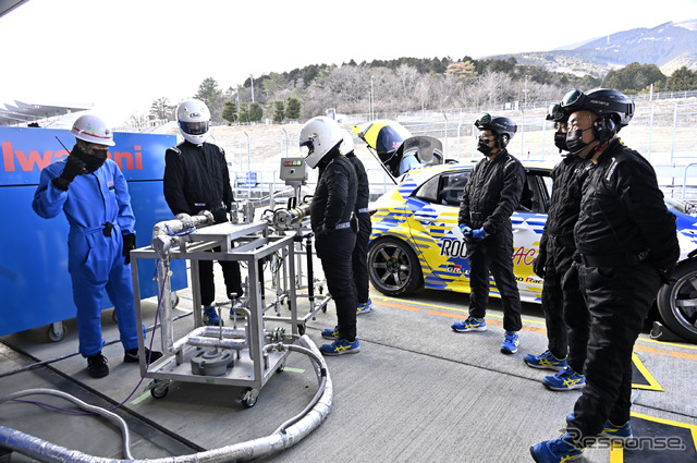 スーパー耐久公式テストの様子