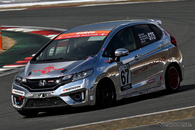 スーパー耐久公式テストの様子