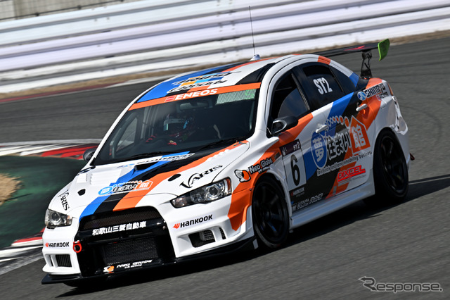 スーパー耐久公式テストの様子