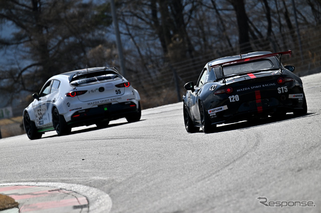 スーパー耐久公式テストの様子