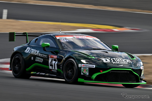 スーパー耐久公式テストの様子