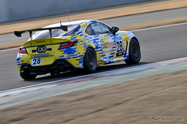 スーパー耐久公式テストの様子