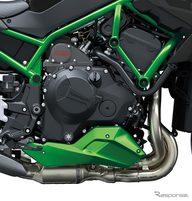 最大出力200psのバランス型スーパーチャージドエンジン