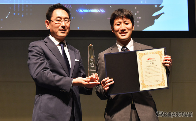 トヨタがダブル受賞! 自動車業界のプロが選ぶ『いいクルマアワード2023』…大賞は6年連続プリウス、特別賞はアルファード