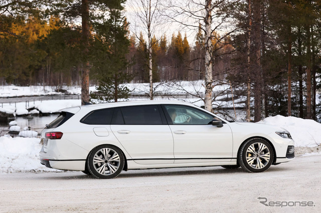 VW パサート ヴァリアント 次期型プロトタイプ(スクープ写真)